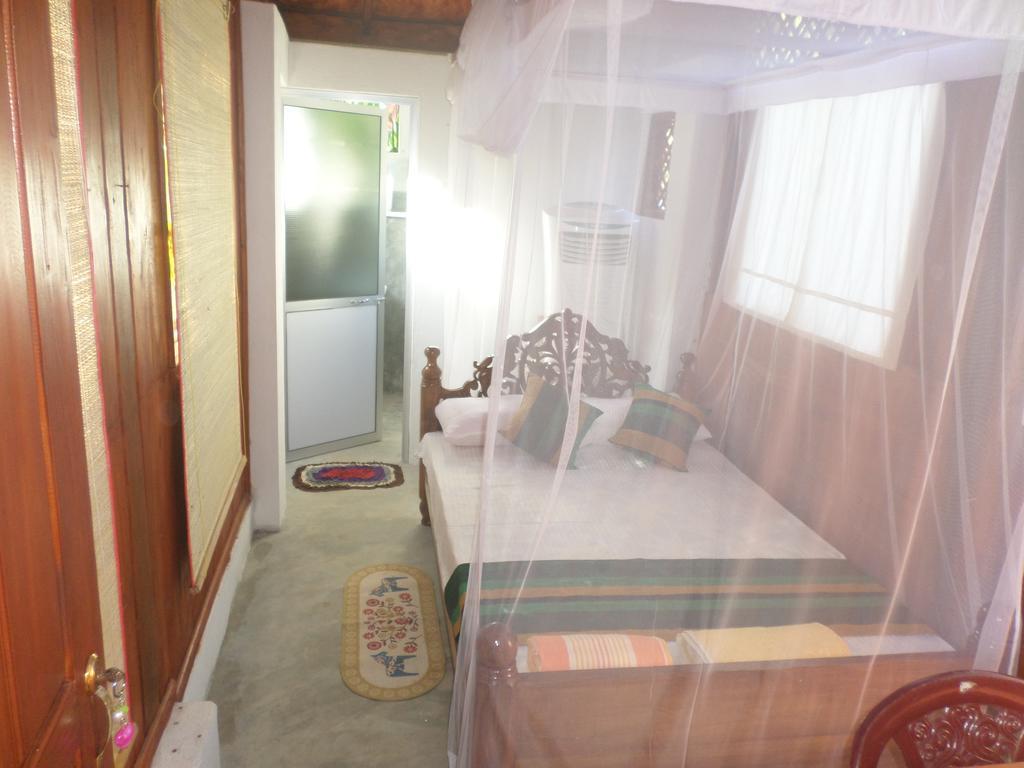 Gold Ocean House Apartment Dikwella Bagian luar foto