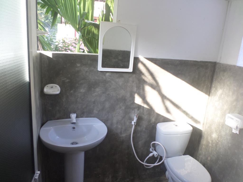 Gold Ocean House Apartment Dikwella Bagian luar foto