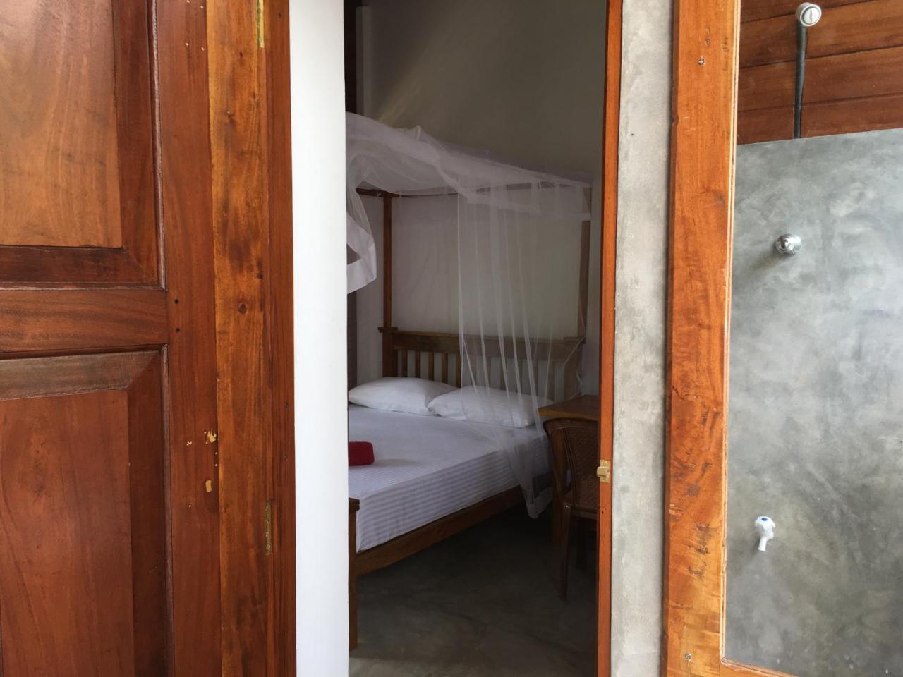 Gold Ocean House Apartment Dikwella Bagian luar foto