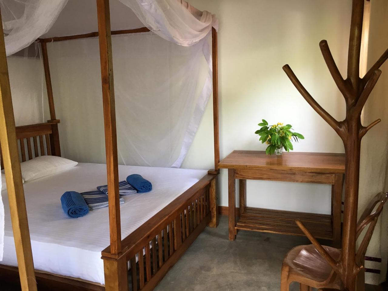 Gold Ocean House Apartment Dikwella Bagian luar foto