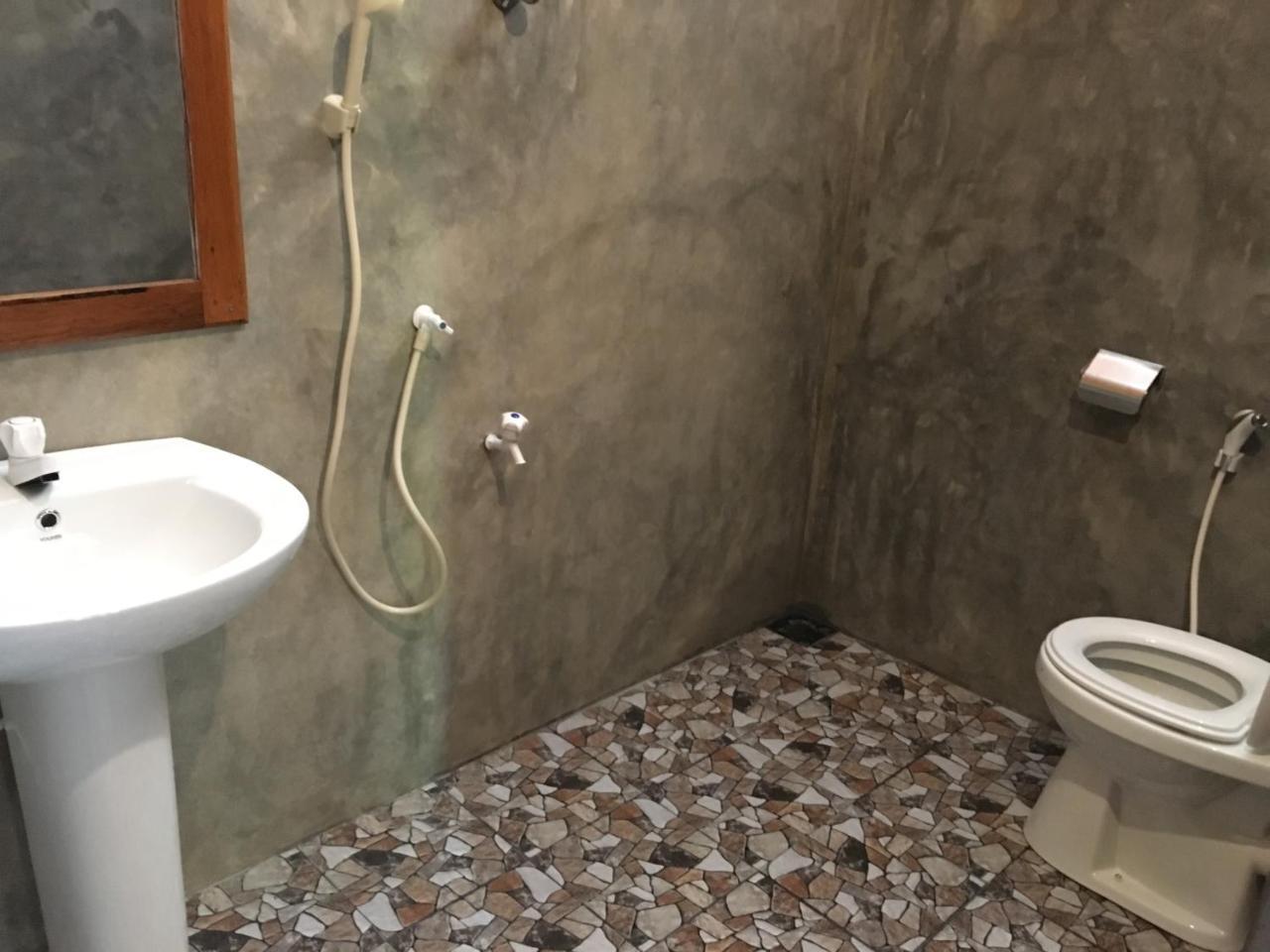 Gold Ocean House Apartment Dikwella Bagian luar foto