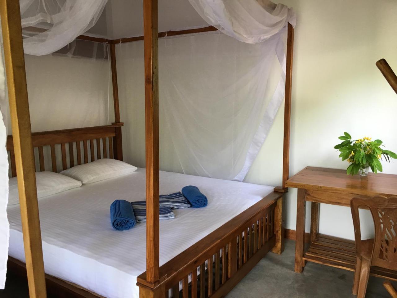 Gold Ocean House Apartment Dikwella Bagian luar foto